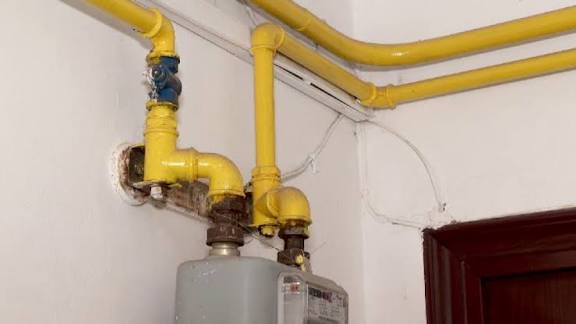 Diferența verificare și revizie instalație gaz, țevi galbene robinet contor
